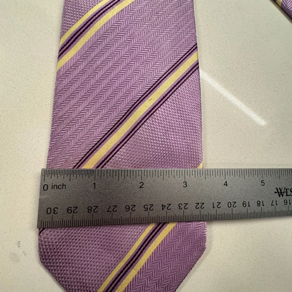 Banana Republic Tie 100% Silk Pink Stripe Gold Vintage Casual‎ Luxury Preppy